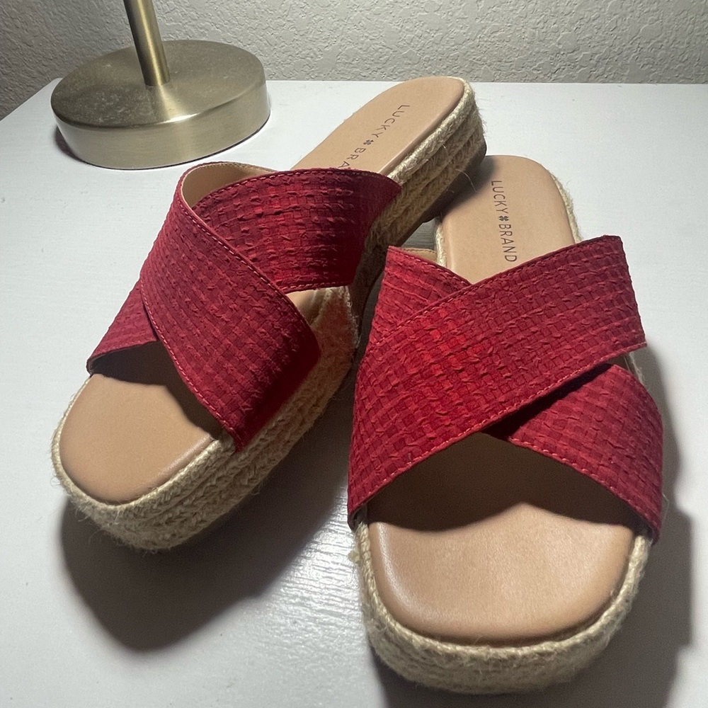 Lucky brand platform sandals!